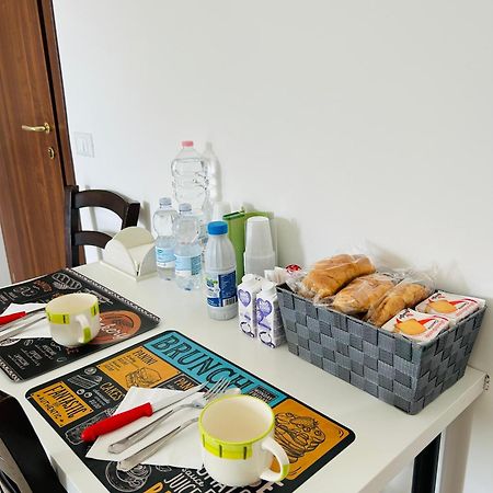 Bed and Breakfast The House Fiera Di Roma Aeroporto Fiumicino Понте Галерія Екстер'єр фото
