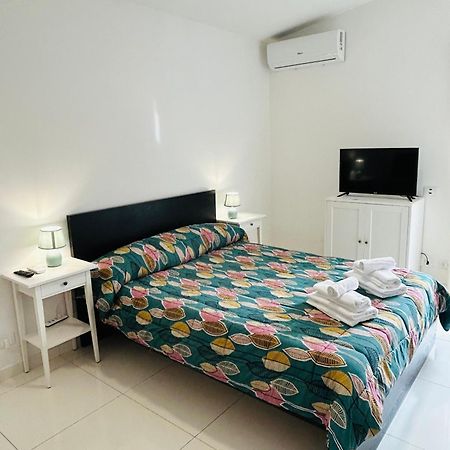Bed and Breakfast The House Fiera Di Roma Aeroporto Fiumicino Понте Галерія Екстер'єр фото